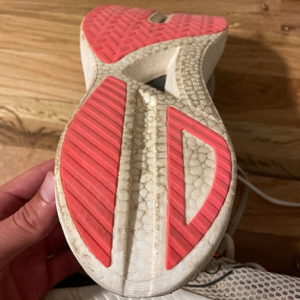 Running Shoes - Picture 7 of 9
